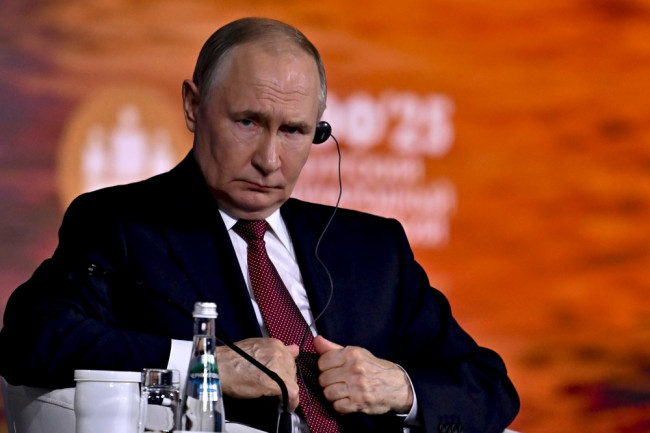 Russland kan nå bruke militærmakt for å beskytte sine borgere utenfor Russlands grenser