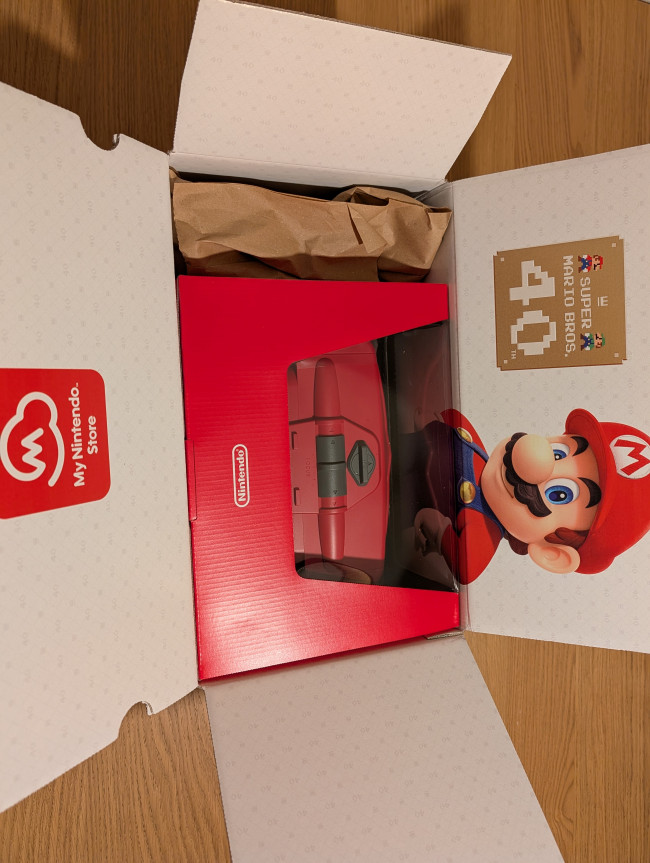 Unboxing og sammenligning: Slik ser Virtual Boy for Switch ut