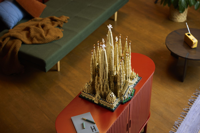 Lego avduker offisielt Sagrada Familia-settet, det største settet gjennom tidene målt i antall deler