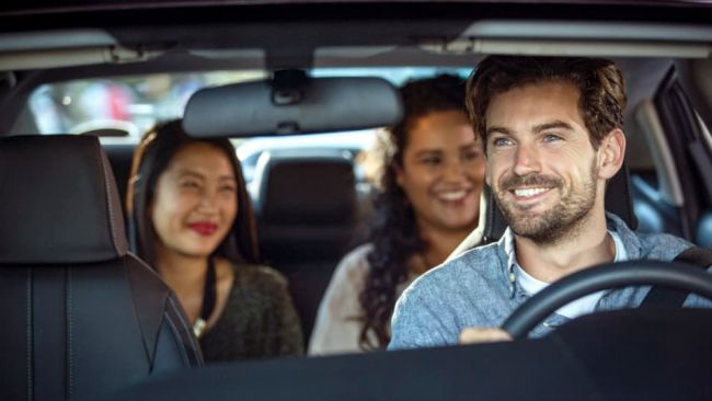 Ubers sjef vil at du skal vente litt lenger og ta en elbiltur i stedet