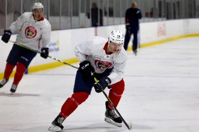 NHL-sesongen begynner med at Panthers, Penguins og Avalanche tar de første seirene