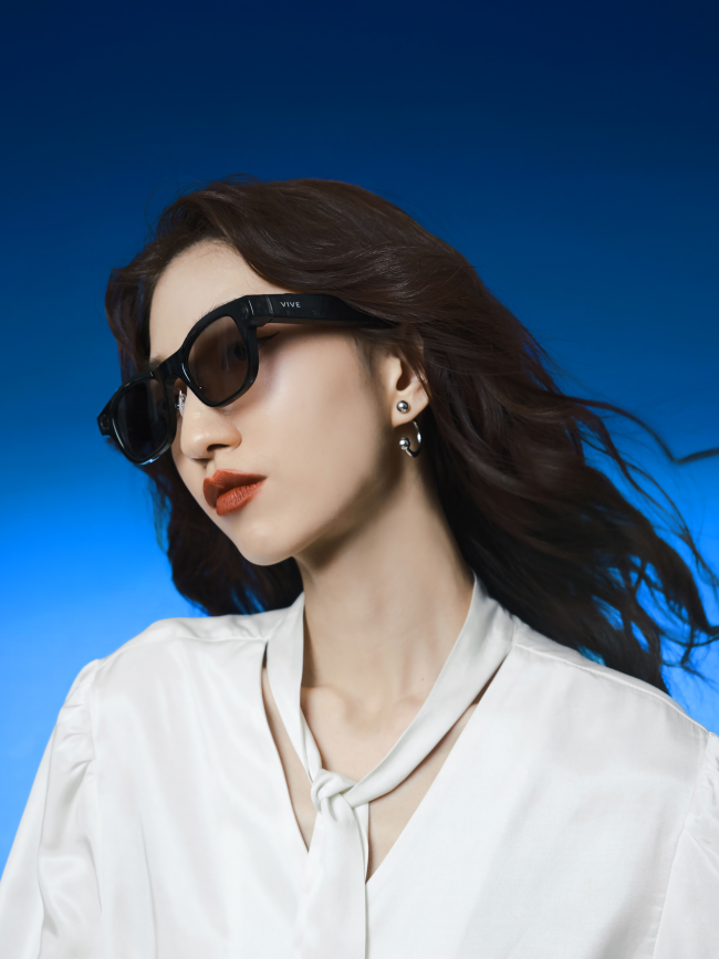 HTC kunngjør de første AI-drevne bærbare brillene