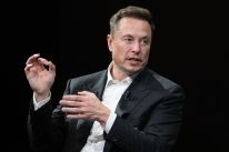 media/47/elonmuskcalls_4674763t.jpg
