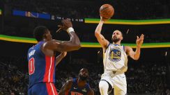 media/47/stephencurryreaches_4494733t.jpg