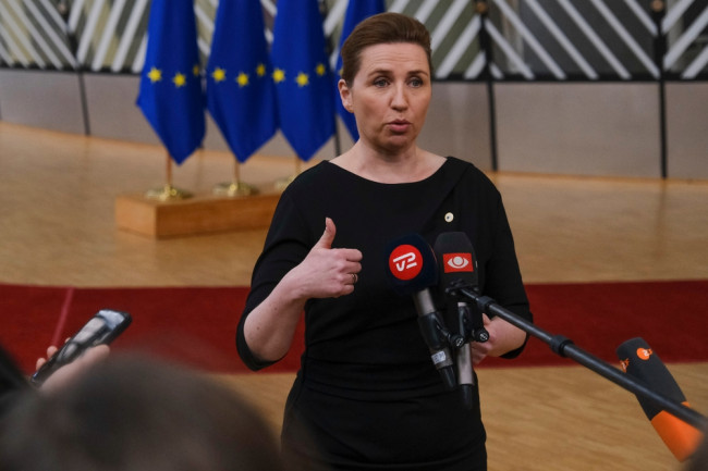 Frederiksens forslag om formuesskatt skaper debatt før det tidlige valget i Danmark