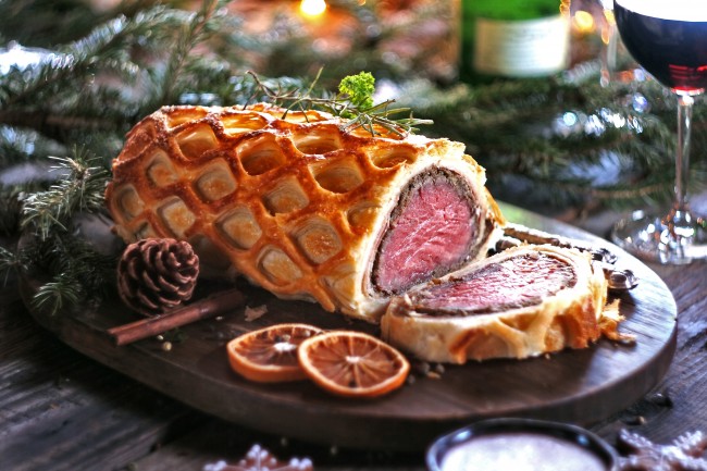 Er dette den dyreste beef wellington i et supermarked? M&S får kritikk for et julemåltid til 195 pund