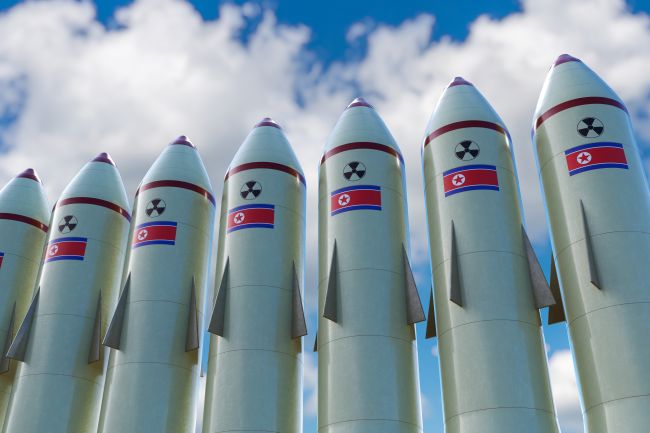 Nord-Korea avfyrer ballistiske missiler etter øvelser mellom USA og Sør-Korea