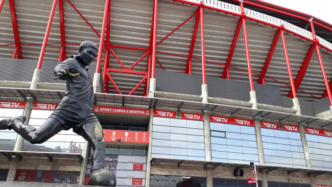 Benfica bruker nok en gang Eusébio som symbol for å forsvare seg mot rasistiske anklager etter Prestianni-Vinícius-hendelsen