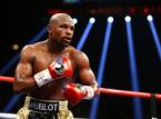Bokselegenden Floyd Mayweather vender tilbake til profesjonell boksing etter ni &aring;r