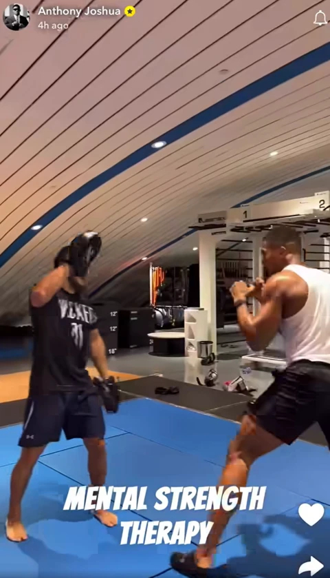 Anthony Joshua tilbake i trening etter bilulykken