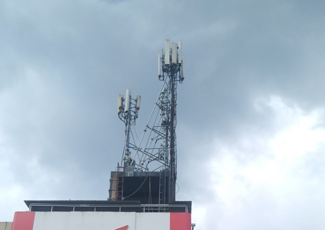 Gaza står overfor teleavbrudd mens bakkeangrepet intensiveres