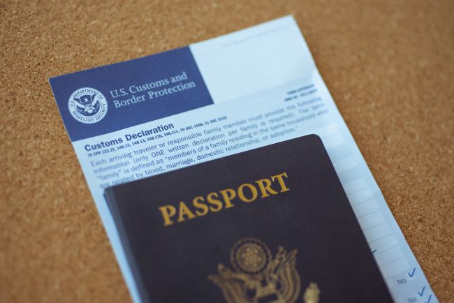 Trump-administrasjonen lanserer en ny "selvutvisningsapp" for å håndtere ulovlig innvandring