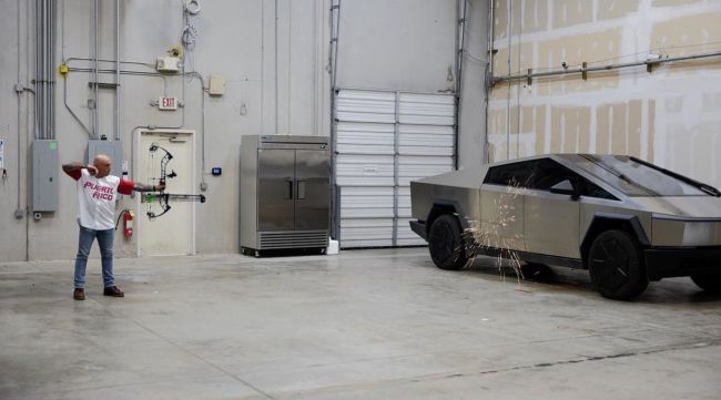 Tesla Cybertruck kan beskytte deg mot Robin Hood og hans gjeng med lystige menn.