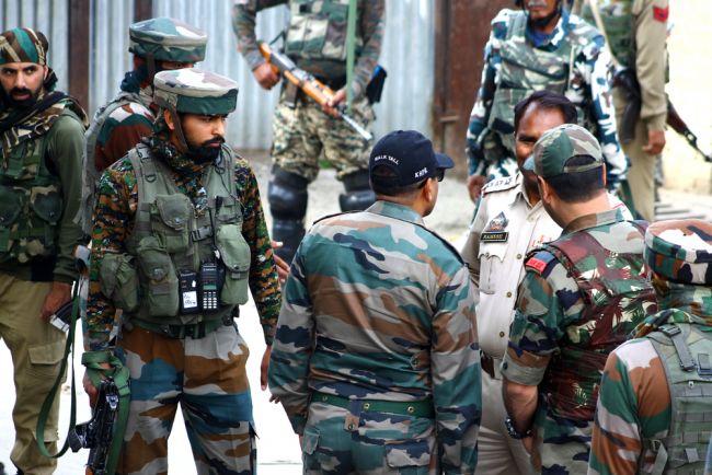 Kashmir: Pakistan tester missiler og India beordrer sikkerhetsøvelser - spenningen øker