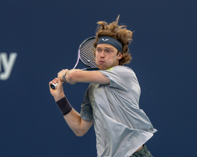 Alcaraz, Rublev eller Sinner i kvartfinalen i Qatar: Tidsplan for torsdag 19. februar