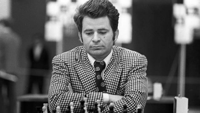 Boris Spasskij, sovjetisk verdensmester i sjakk som tapte "århundrets match", dør 88 år gammel