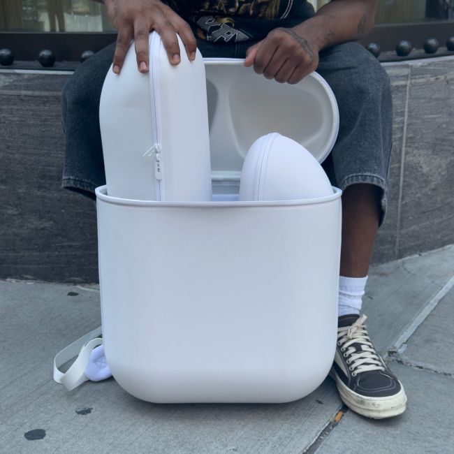 Bravest Studios skaper ryggsekk basert på AirPods