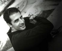 media/56/davidperryforladershiny_55671t.jpg