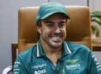 Aston Martin-sjefen tror Fernando Alonso fortsatt vil v&aelig;re aktiv i 2027: "Alderen hans er en styrke"