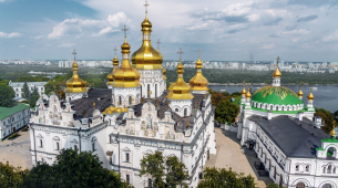 Historisk katedral i Kiev fra det 11. århundre rammet av russiske angrep: Ni mennesker omkom i de siste angrepene