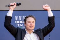 media/57/elonmuskunveils_4645763t.jpg