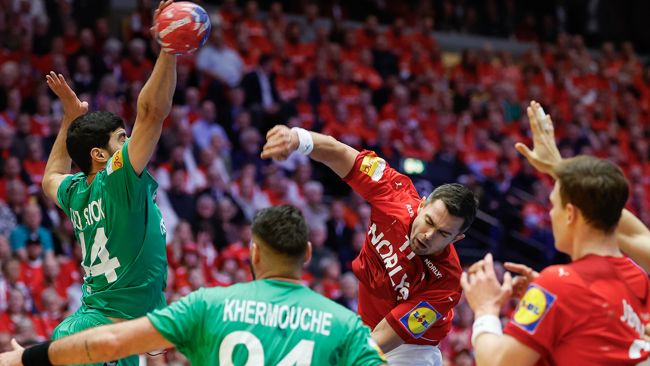 Favorittene Danmark og Frankrike debuterer i håndball-VM med sikre seire