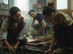 Greta Lee og Wagner Moura sitter fast i hjemmet sitt i Netflix-filmen The Last House
