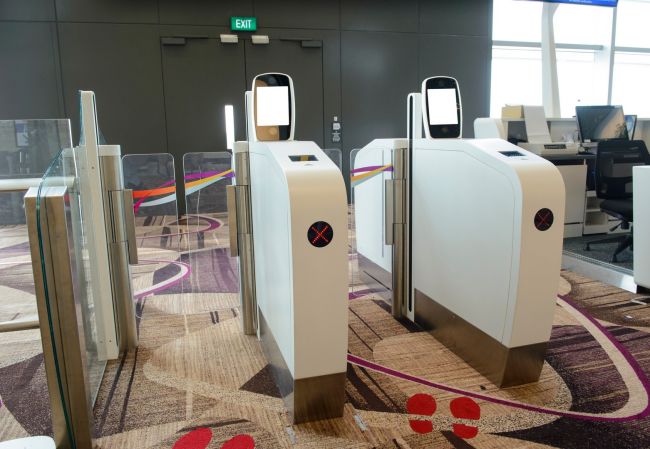 USA begynner å installere elektroniske gater på flyplassen med tanke på fotball-VM 2026