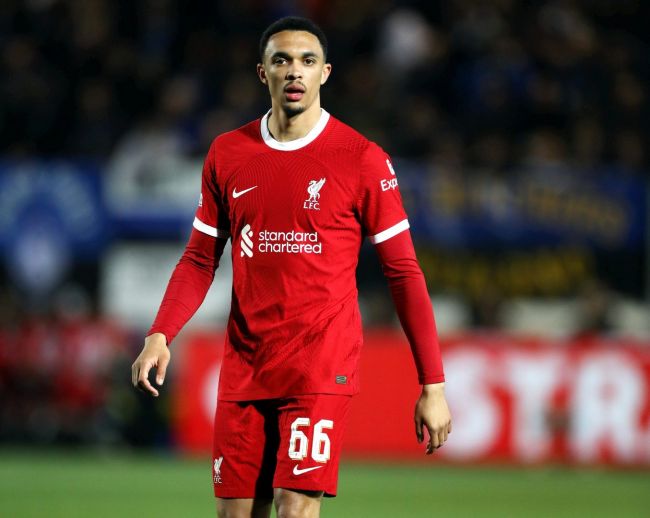 Liverpools Trent Alexander-Arnold hånes av pressen etter dårlig innsats mot Manchester United