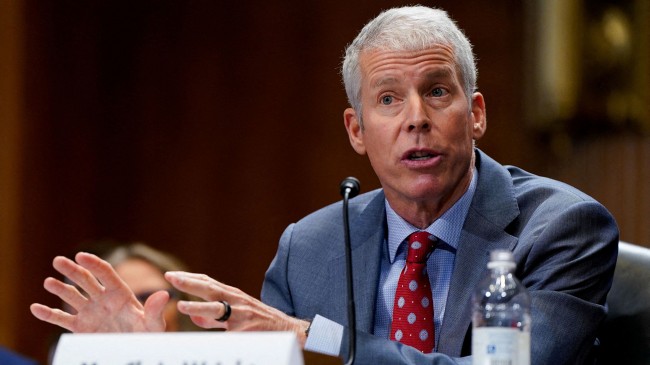 Trump hevder Venezuela vil overlevere opptil 50 millioner fat olje til USA