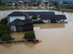 Flom og jordskred i Indonesia har f&oslash;rt til over 700 d&oslash;dsfall