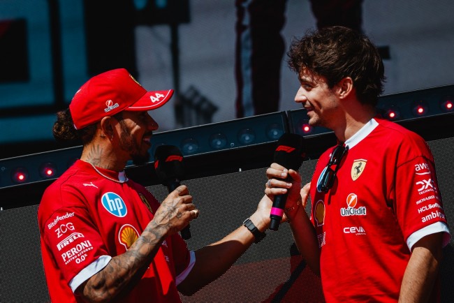 Ferrari-førerne Hamilton og Leclerc kommer med sine første kommentarer etter sjefens skadelige kommentarer
