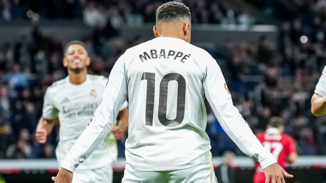 Kylian Mbappé hyller Cristiano Ronaldo da han tangerte scoringsrekorden for Real Madrid
