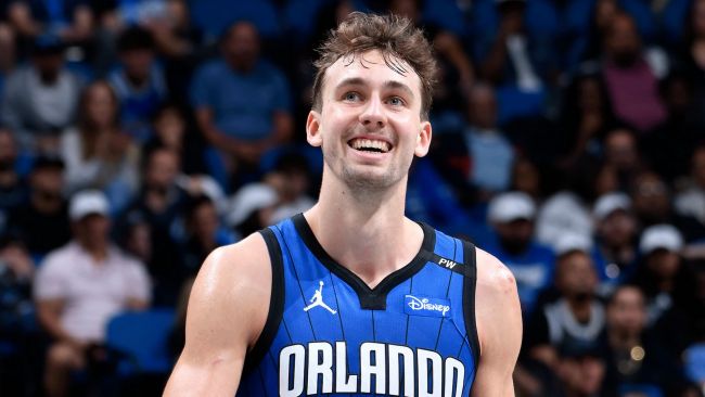 Den tyske verdensmesteren Franz Wagner slår Lakers i siste sekund