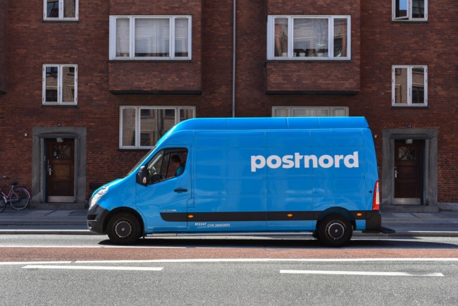 Det danske postvesenet leverer sine siste brev til jul, og avslutter dermed en 400 år lang tradisjon