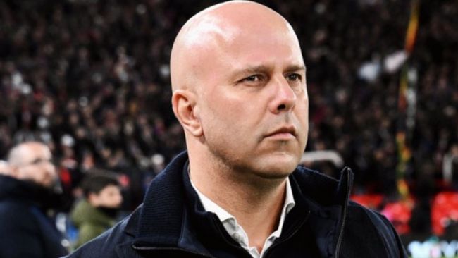 Arne Slot forventes å fortsette i Liverpool dersom de sikrer seg en Champions League-plass