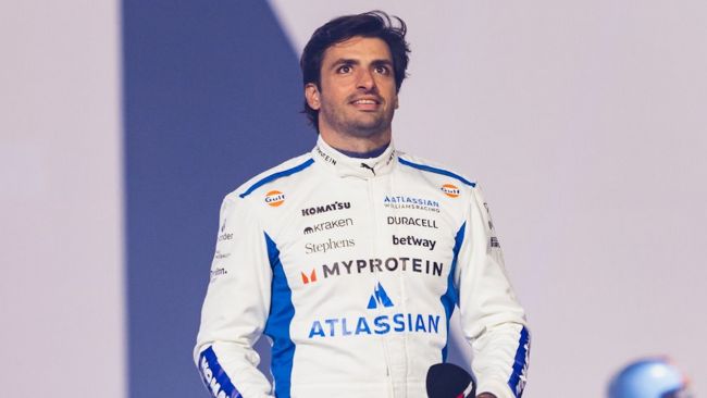 Carlos Sainz bagatelliserer kritikken mot Formel 1-kringkasterne: "Blåses ut av proporsjoner"