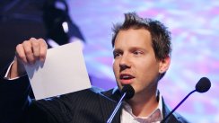 media/69/cliffbleszinski_1016924t.jpg