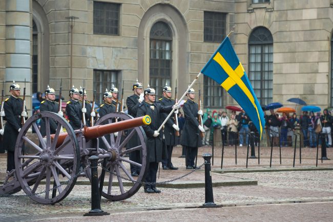 Sverige lover 1,6 milliarder dollar i militær bistand til Ukraina i den største pakken noensinne