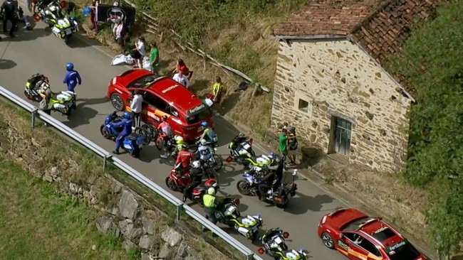 Pro-palestinske støttespillere blokkerer veien under Angliru-stigningen i La Vuelta