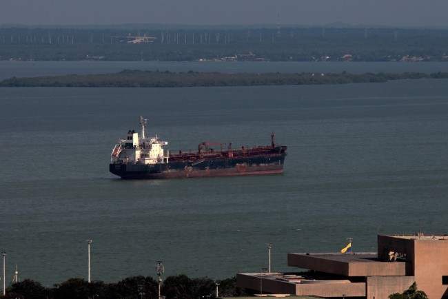 Oljemarkedet faller etter at Trump krever kontroll over venezuelansk råolje