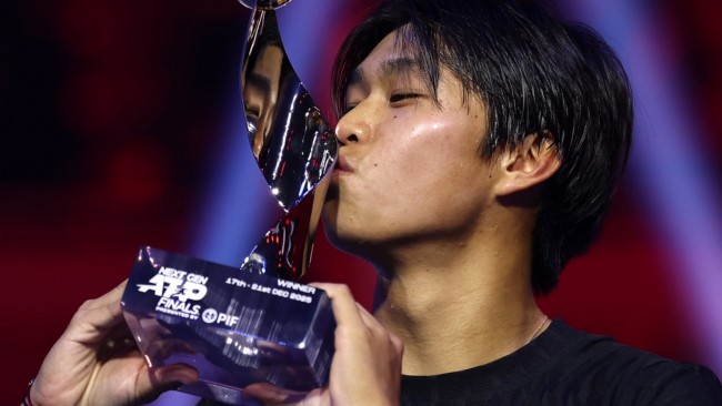 20 år gamle amerikaneren Learner Tien vinner årets siste ATP-turnering