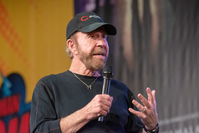 Den legendariske kampsportskuespilleren Chuck Norris døde 86 år gammel