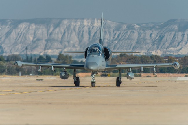 Tsjekkia utelukker å selge jagerfly til Ukraina