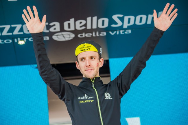 Simon Yates, vinneren av Giro d'Italia 2025, annonserer overraskende pensjonisttilværelse
