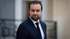 media/74/francemaintainmilitary_4477463t.png