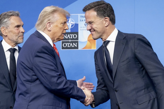 Trump har hatt en samtale med NATOs Rutte om Grønland