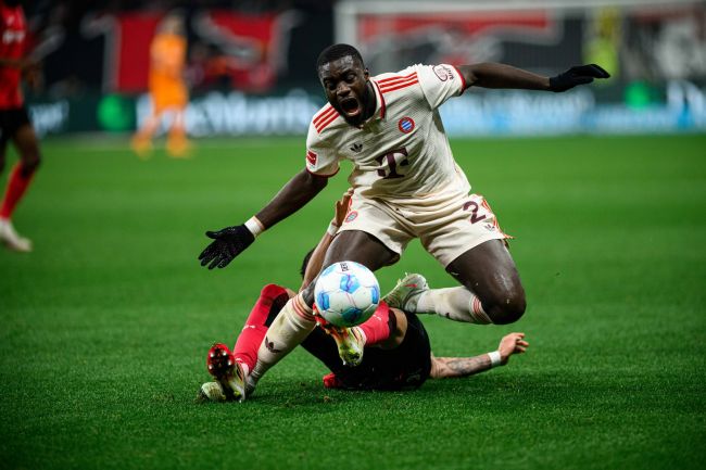 Dayot Upamecanos fornyelse med Bayern stoppet opp, Real Madrid og Liverpool lukter blod