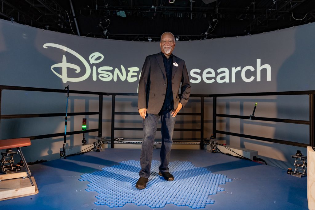 Disney presenta il pavimento immersivo HoloTile.  –