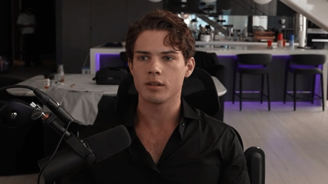 Looksmaxxing-influencer Clavicular siktet for angivelig å ha skutt mot en alligator under en livestream